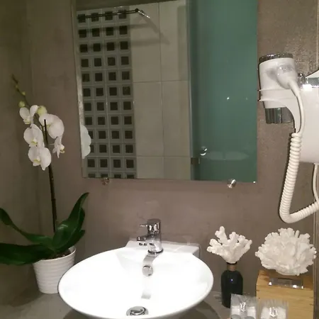 Galaxy Hotel 3*
